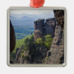 Ein Spaziergang durch das Belogradchik Ornament Aus Metall