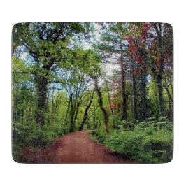 Ein Spaziergang durch den Wald Schneidebrett