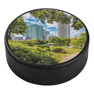 Ein Spaziergang durch die Hama Rikyu Gärten, Tokio Eishockey Puck