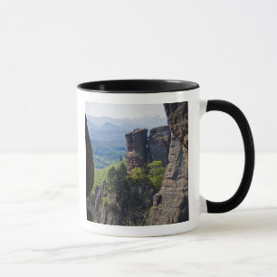 Ein Spaziergang durch die Ruinen der Burg Belograd Tasse