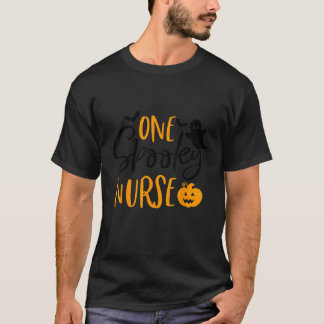 Ein Spooky Nurse Niedlich Boo Halloween Nursing T-Shirt