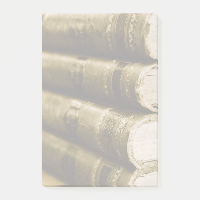 Ein Stapel alter Bücher Post-it Klebezettel (Vorderseite)