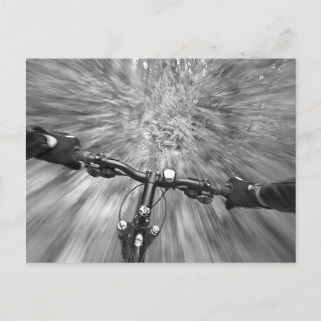 Ein Stärkenteil von Singletrack herunter fahren Postkarte (Vorderseite)