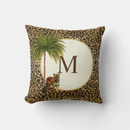 Ein Stehender Tiger auf einem Leopardenmuster Mono Kissen