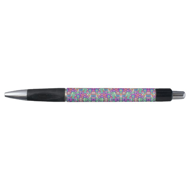 Ein Stift mit einem mehrfarbigen geometrischen Mus (Vorderseite)