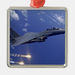 Ein Streik Eagle der Luftwaffen-F-15E Silbernes Ornament