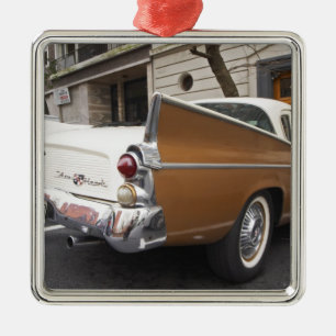 Ein Studebaker Silver Hawk Classic Car geparkt auf Silbernes Ornament