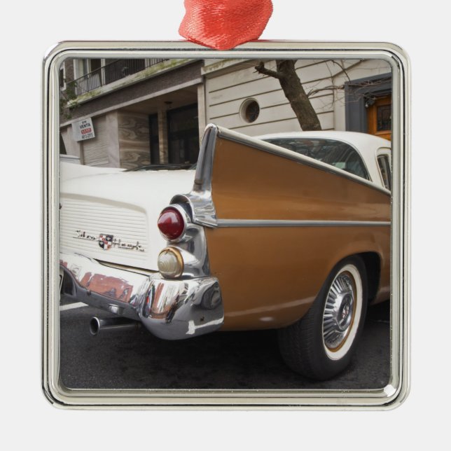 Ein Studebaker Silver Hawk Classic Car geparkt auf Silbernes Ornament (Vorne)
