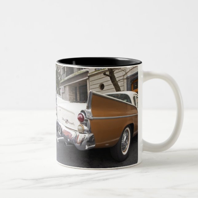 Ein Studebaker Silver Hawk Classic Car geparkt auf Zweifarbige Tasse (Rechts)