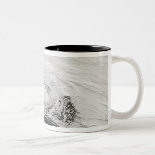 Ein Sturm über dem Schwarzen Meer und dem Meer vo Zweifarbige Tasse