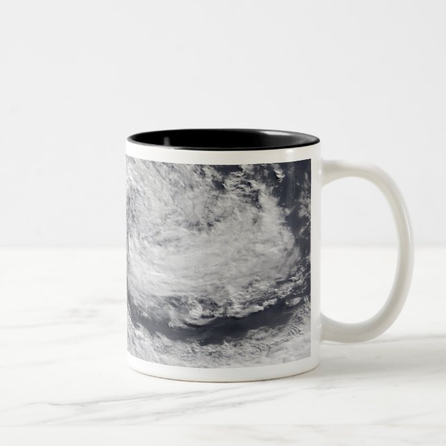 Ein Sturm über Neuseeland Zweifarbige Tasse (Rechts)
