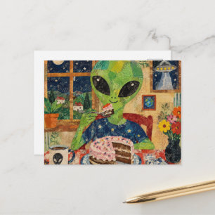 Ein süßer Außerirdischer, der Kuchen isst Postkarte