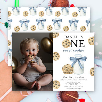 Ein süßes Keks und Milch zum ersten Geburtstag Einladung