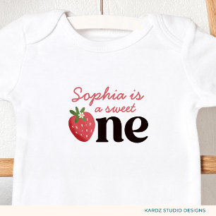 Ein süßes Strawberry Girl 1. Geburtstag Baby Strampler