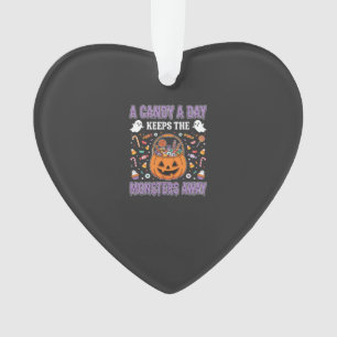 Ein Süßigkeiten-pro-Tag-Halloween-T-Shirt-Design Ornament