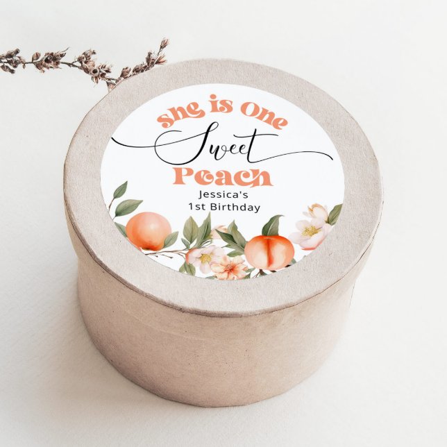 Ein Süßpfirsichwasserfarbe 1. Geburtstag Runder Aufkleber (Von Creator hochgeladen)