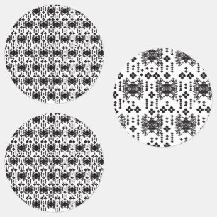 Ein symmetrisches monochromes Design mit komplexen Etiketten