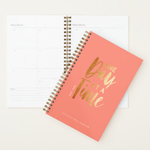 Ein Tag zu einer Zeit Gold & Coral Inspirational Planer