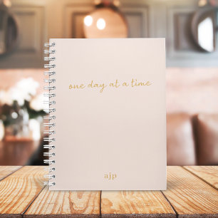 Ein Tag zu einer Zeit Rosa und goldenes Script Planer