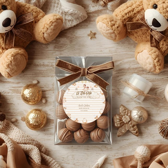 Ein Tini auf dem Weg Espresso Martini Babydusche Runder Aufkleber (Von Creator hochgeladen)