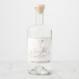 Ein Tini-Bit-in-Liebe-Signaturgetränk Alkoholflaschenetikett