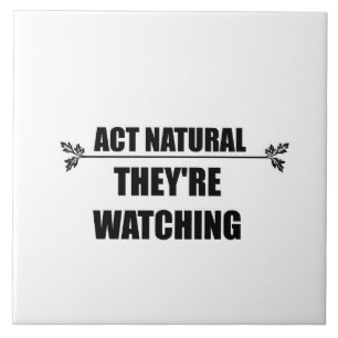 Ein trivet, zum Leute superunbequemes zu machen Fliese