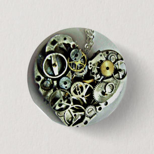 Ein Uhrwerk-Herzknopf Button