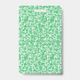 Ein üppiger, grüner Farn mit zarten, rauen Fronten Ausweis