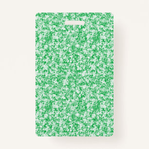 Ein üppiger, grüner Farn mit zarten, rauen Fronten Ausweis