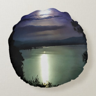 Ein Vollmond, der die ästhetische Kunst der Ägäis  Rundes Kissen