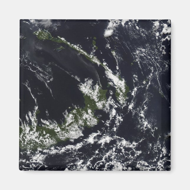 Ein vulkanischer Abfluss aus der Rabaul-Caldera Magnet (Vorne)