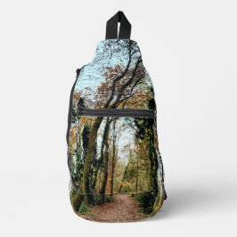 Ein Weg durch die Bäume Crossbody Bag