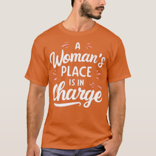 Ein weiblicher Ort ist dafür verantwortlich T-Shirt