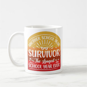 Ein weiteres Schuljahr überlebt Sonnenschule Kaffeetasse