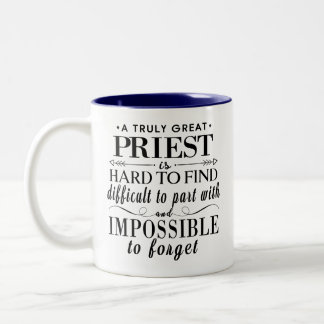 Ein wirklich großer Priester ist schwer zu finden Zweifarbige Tasse