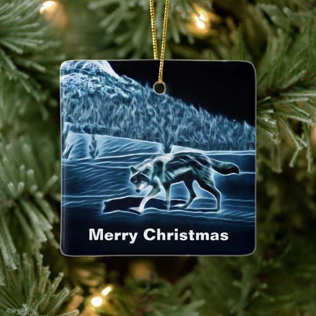Ein Wolf im Schnee Keramikornament (Baum)