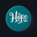 Ein Wort, das sagt, Hoffnung Curry Kalligraphie Button<br><div class="desc">Hoffnung. Inspiration und motivierend Zitat- und Sprichwort-Design mit positiver Botschaft und Lebensmotto. Coole Typografie Kunstartikel für diejenigen, die nach einem Wort suchen, das Ihre Einstellung und Ihr gutes Leben bestimmt. Ideal für diejenigen, die lustige sarkastische Zitat, witzigen Spaß, sassy Haltung und Sarkasmus Liebe. Großartiges Weihnachtsgeschenk und Geburtstagsgeschenk für Freunde und...</div>