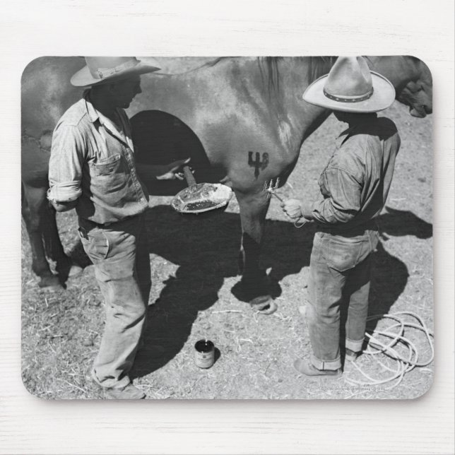 Einbrennende Pferde mit der Heugabelmarke Mousepad (Vorne)