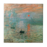 Eindruck, Sonnenaufgang von Claude Monet Fliese<br><div class="desc">Dieses berühmte Gemälde zeigt die Sonne im Nebel und einige wenige Bootstürme, die im Vordergrund stehen. Landschaft ist nichts anderes als ein Eindruck und ein sofortiger. Claude Monet Claude Monet war Gründer des französischen impressionistischen Gemäldes. Der Begriff Impressionismus ist abgeleitet aus dem Titel seines Gemäldes "Impression, Sunrise" (Impression, Soleil Levant)...</div>