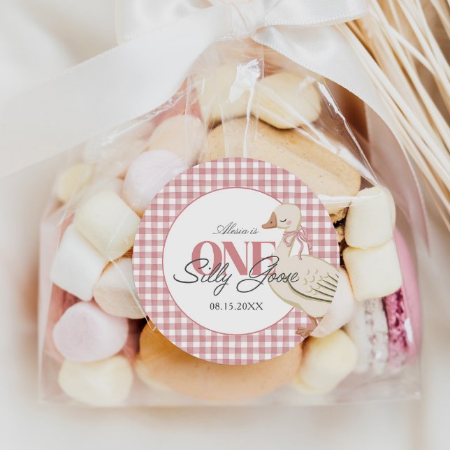 Eine Alberne Gänsehaut Rosa Cotattacore Runder Aufkleber (Von Creator hochgeladen)