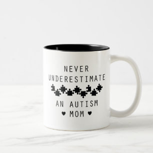 Eine Autismus-Mama nie unterschätzen Zweifarbige Tasse