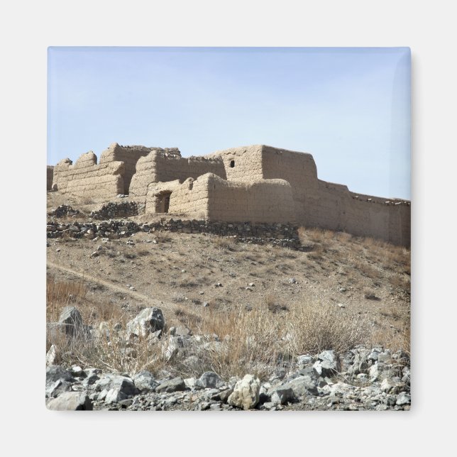 Eine befestigte Verbindung im Dorf Akbar Kh Magnet (Vorne)