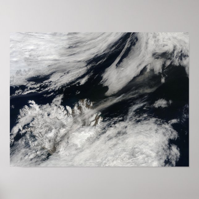 Eine blass graue Asche bläst vom Gipfel Poster (Vorne)