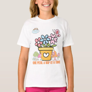 Eine Blüte und ein Nickerchen auf einmal Süße Gnom T-Shirt