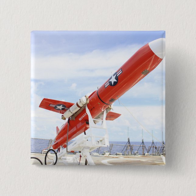 Eine BQM-74E Chukar-Drohne für den Start bereit Button (Vorderseite)