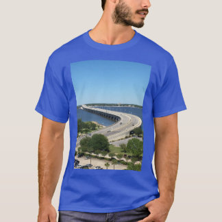 Eine Brücke in Biloxi T-Shirt