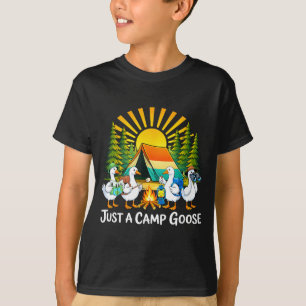 Eine Campinggans lustig retro Sonnenuntergang Camp T-Shirt