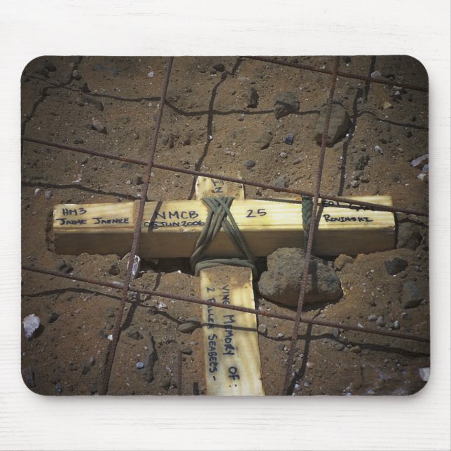 Eine Crew für die Straßenreparatur stellt ein Kreu Mousepad (Vorne)