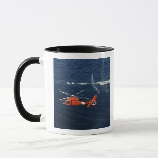Eine Crew mit Hubschraubern Tasse (Links)