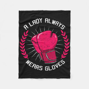 Eine Dame trägt beim Boxen immer Handschuhe Boxeri Fleecedecke